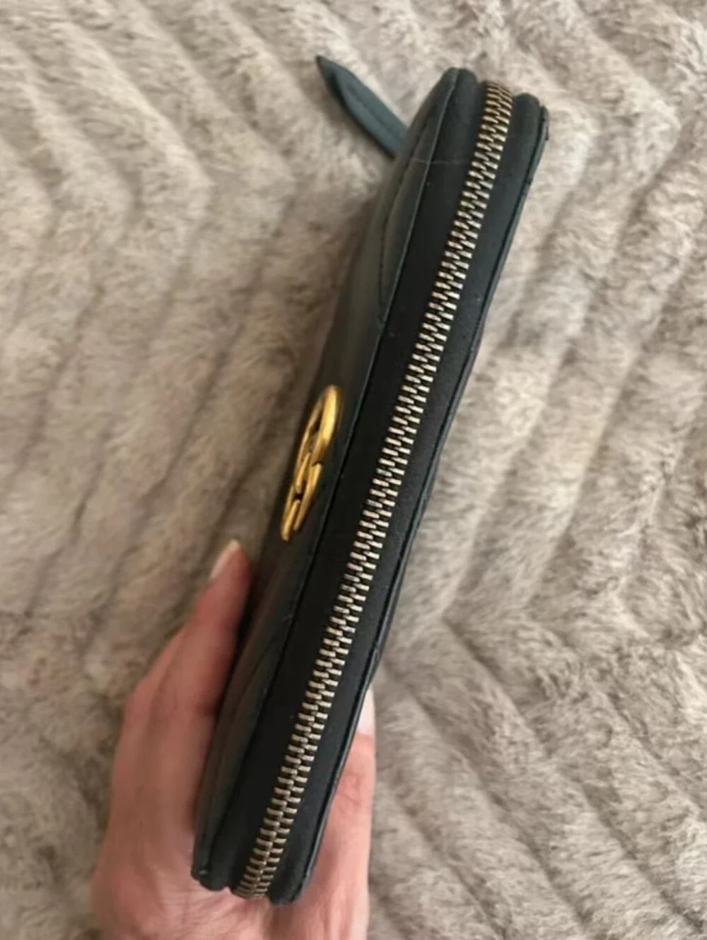 Gucci Black Quilted Leather Zip-Around Wallet with Gold Double G